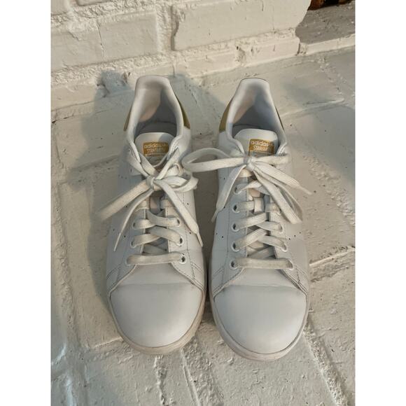 Adidas Stan Smith Size 9 White Gold Athletic Lifestyle Shoes Sneakers - Picture 2 of 6